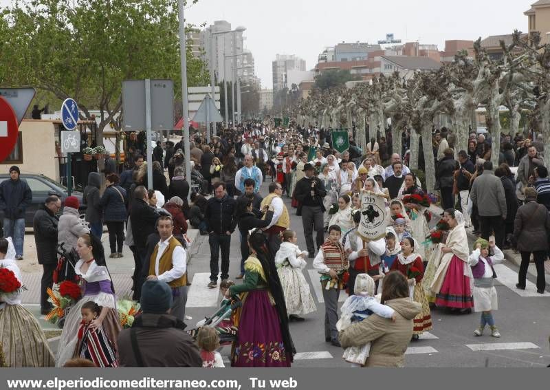 Galería de fotos --  La Ofrenda de Flores pudo con el frío y el viento