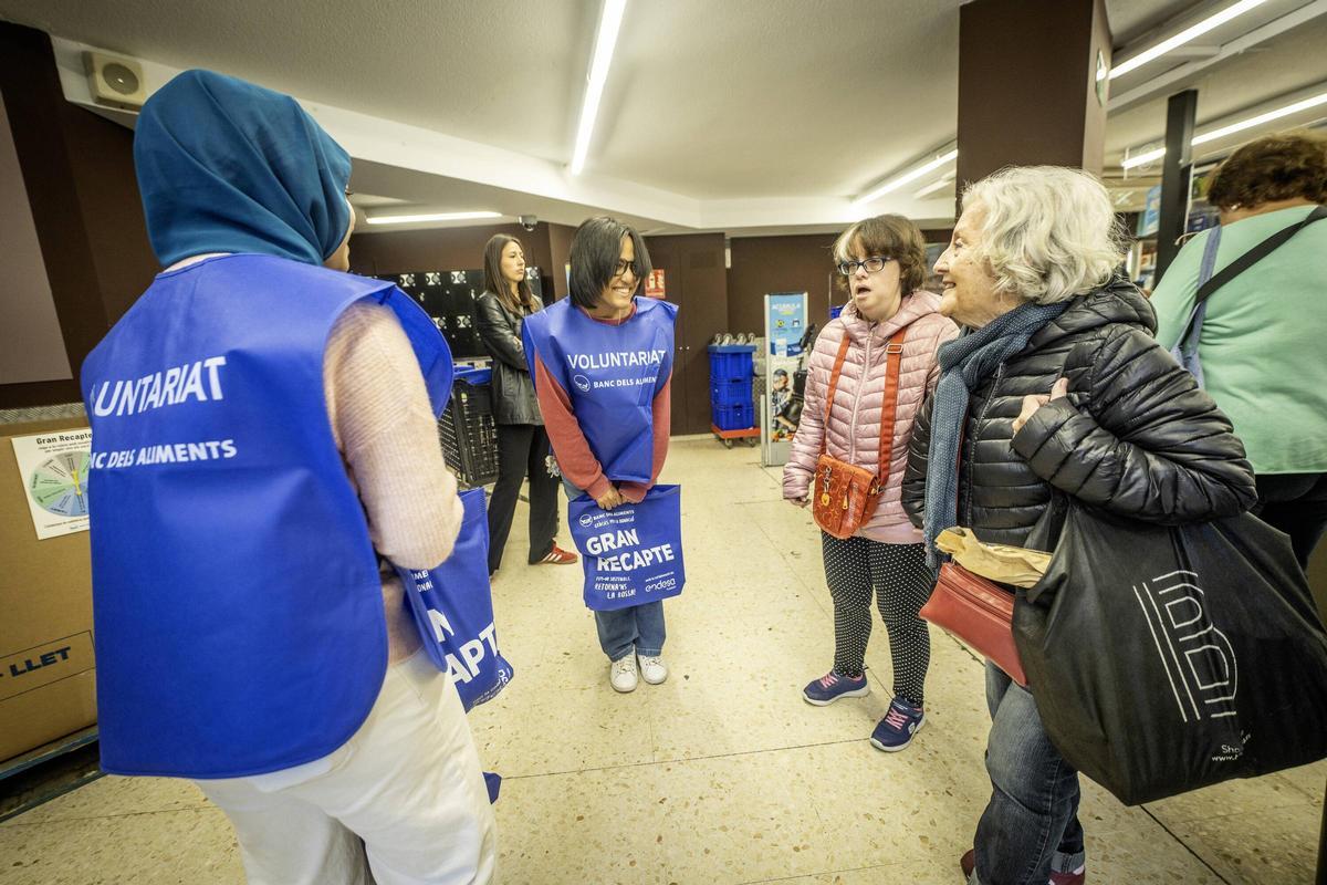 Empieza la recogida solidaria de alimentos del Gran Recapte