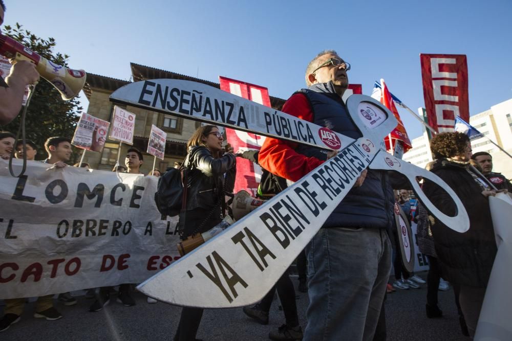 Manifestación contra la LOMCE en Oviedo