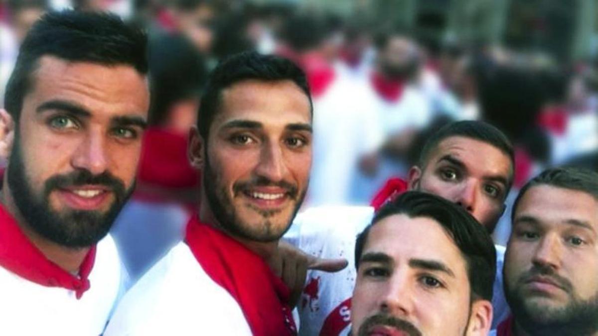 Presó per al periodista ultra que va publicar la foto de la violació a la víctima de ‘La manada’ Presó per al periodista ultra que va publicar la foto de la violació a la víctima de ‘La manada’