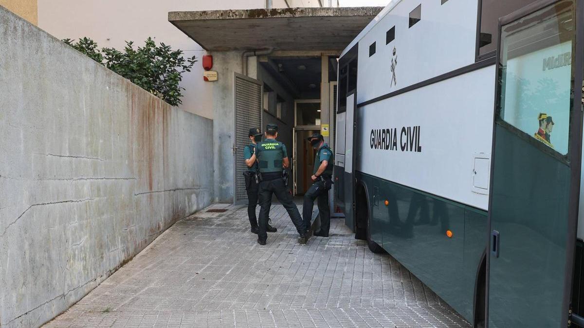 Agentes de la Guardia Civil.