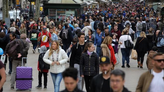 Turistas en el centro de Barcelona.