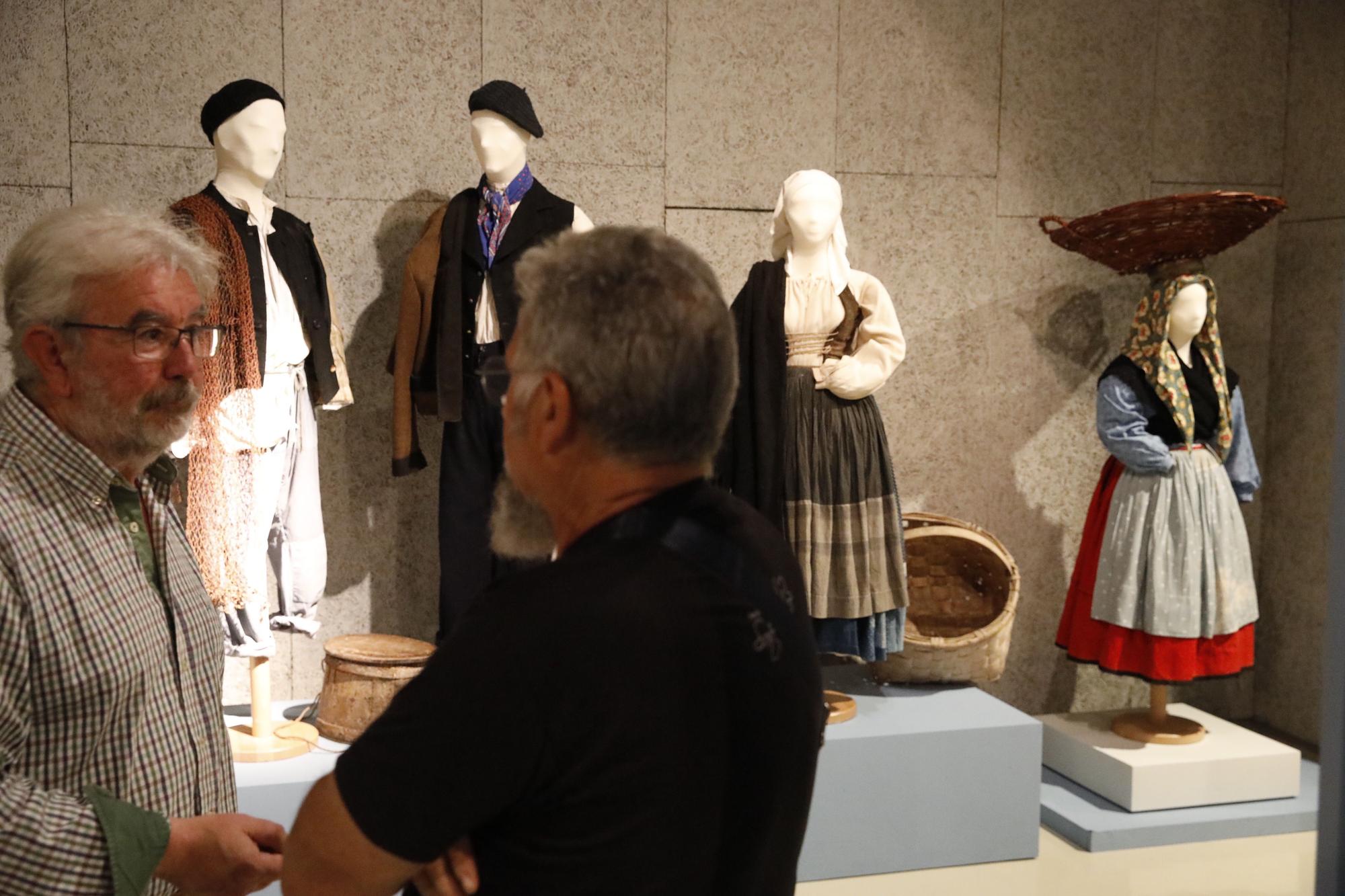 La historia de los trajes de asturianos en Llanes