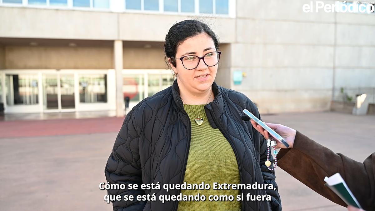 Vídeo | Opiniones de los extremeños que votarán por primera vez el 21D
