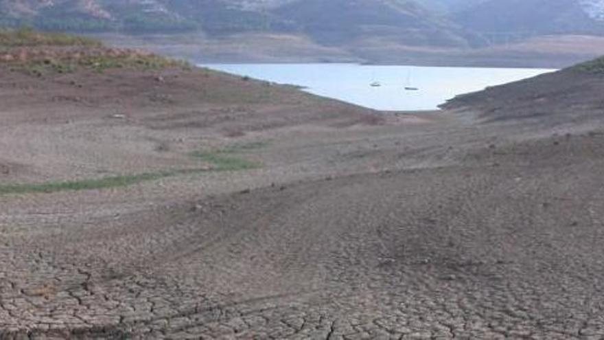 Los largos periodos de sequía que sufre la provincia, y una alta tendencia a la desertización, dejan imágenes como ésta, de archivo, en la comarca más oriental.