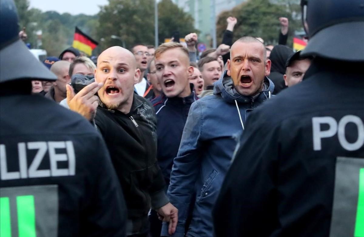 undefined44868553 chemnitz  germany   01 09 2018   right wing protesters shout180905134147