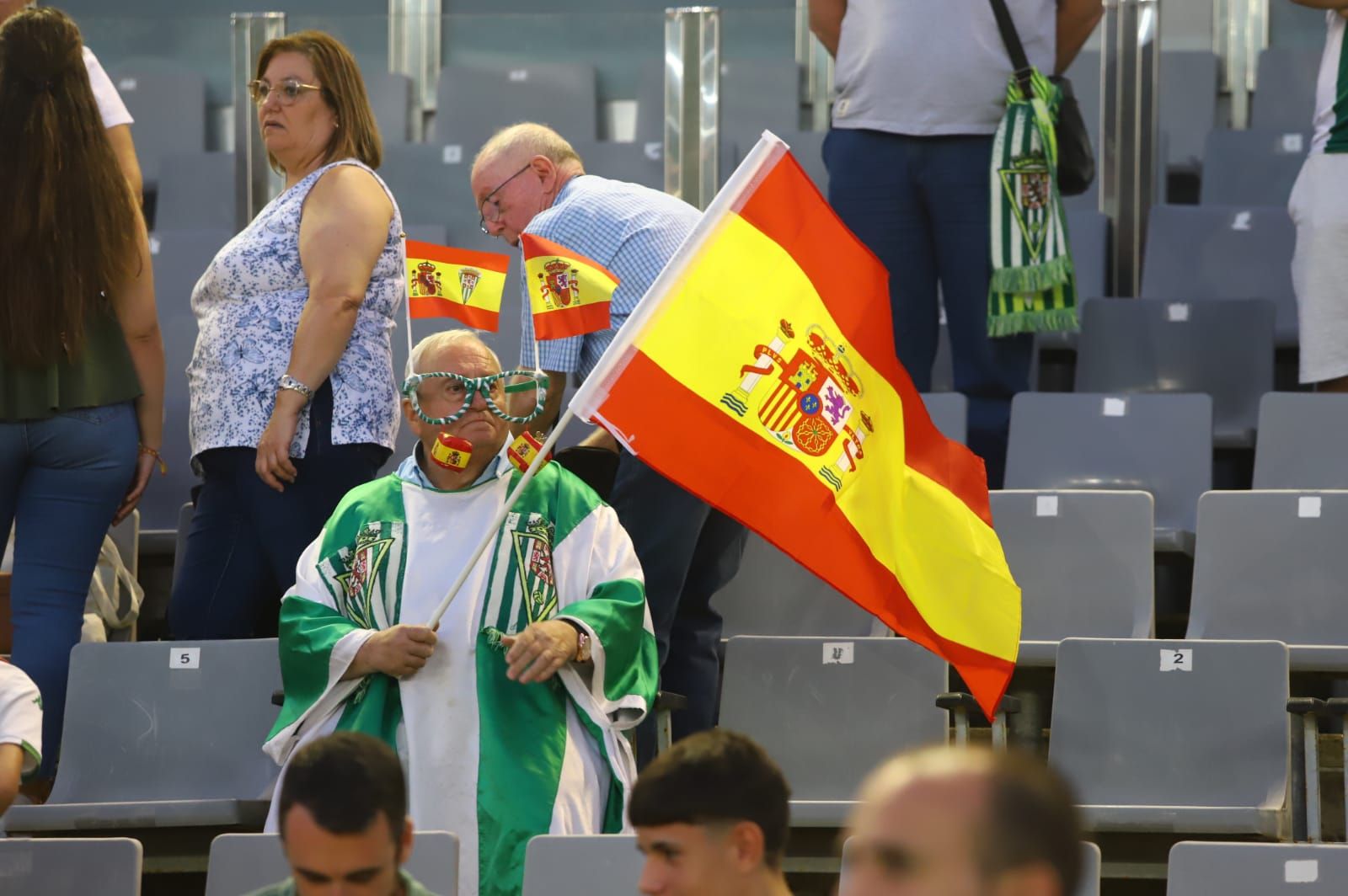 Córdoba CF - Ibiza : las imágenes de la afición en El Arcángel