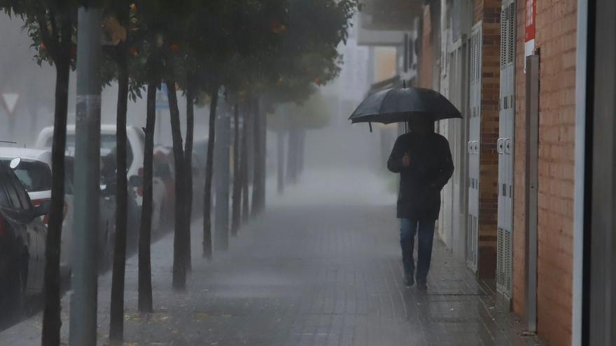 La lluvia deja en Córdoba más de 40 litros en doce horas y numerosas incidencias