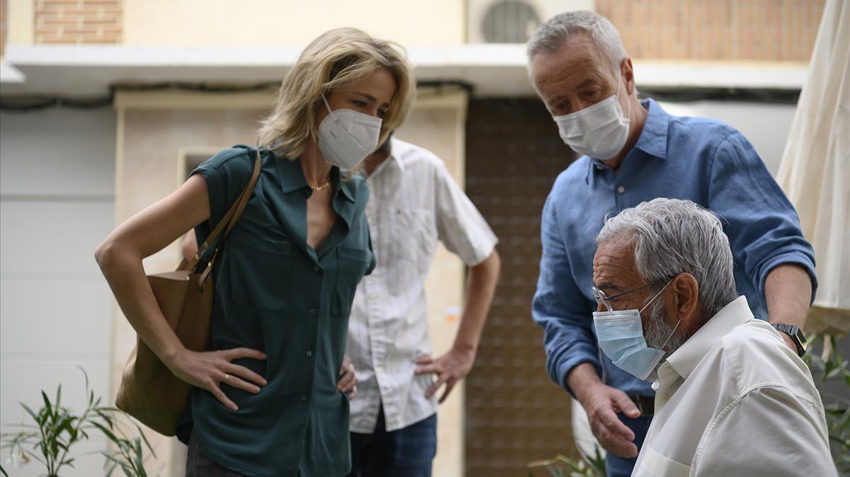 No habra que esperar el paso de otras veinte temporadas para ver como la familia Alcantara resistio  el ano del coronavirus   En los capitulos que se estrenaran a principios del ano proximo y cuya accion comienza en el invierno de 1992  los espectadores de  Cuentame como paso  tendran cada jueves una ventana abierta a la vida de Antonio  Mercedes  sus hijos y nietos en 2020