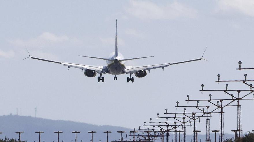 Barcelona destrona a Madrid en Lavacolla: cómo han cambiado los destinos favoritos de Santiago en los últimos años