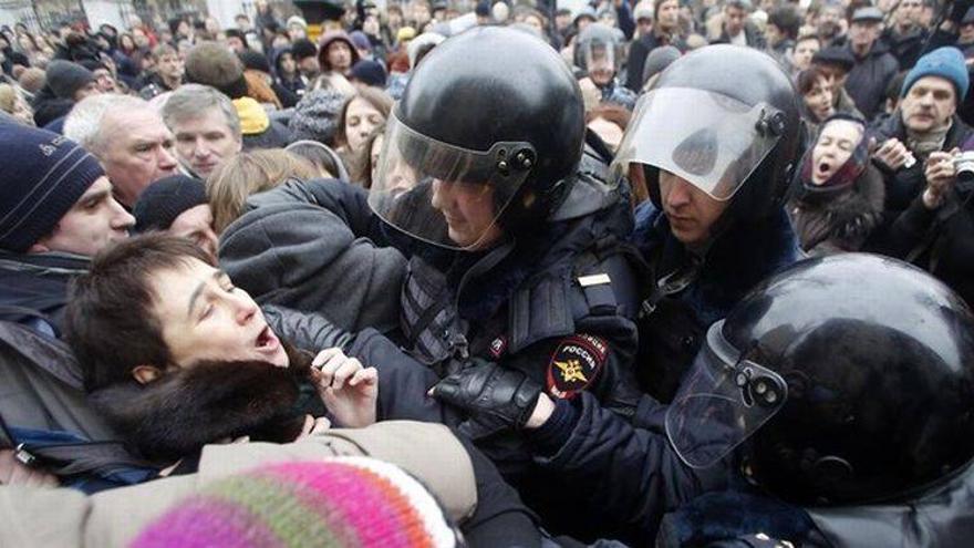 Detenidos más de 100 activistas en una protesta en Moscú