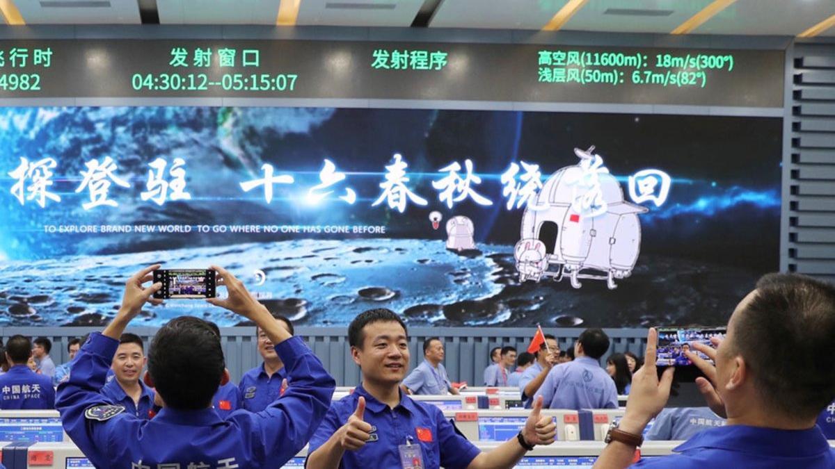 La agencia espacial china disfruta de su éxito al aterrizar en la Luna