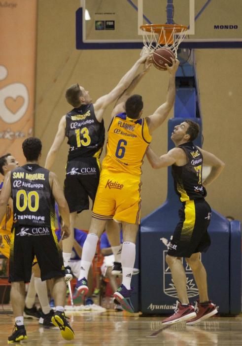 03/09/2016.DEPORTES .Partido de baloncesto amistoso entre el Iberostar Tenerife y el Herbalife Gran Canaria.