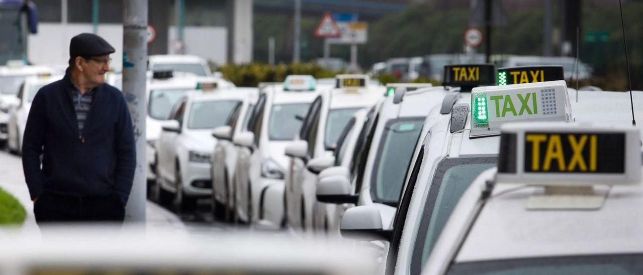 Radio Taxi Ciudad de Gijón firma su disolución tras ocho años por los  "desacuerdos internos" - La Nueva España