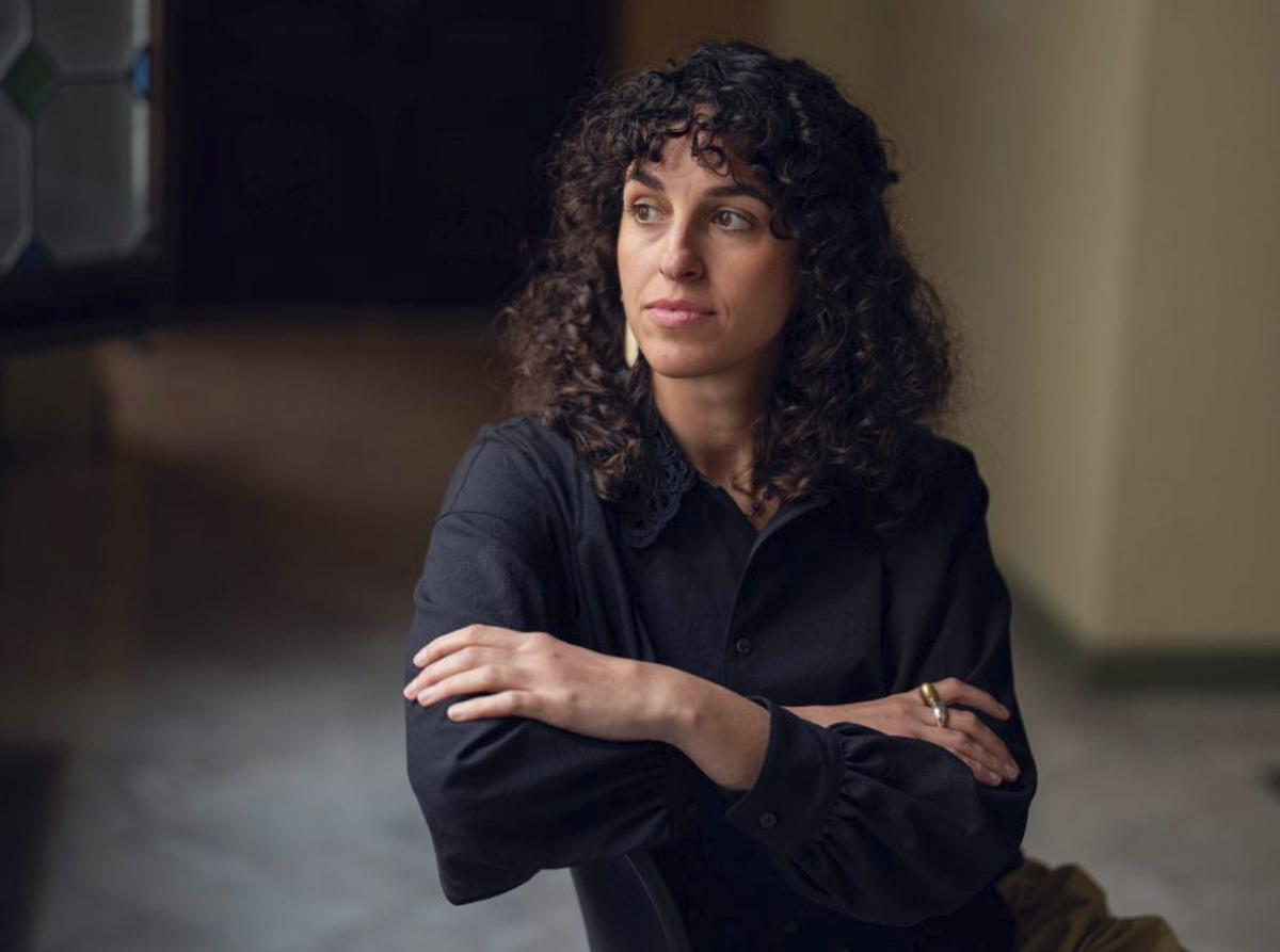 Júlia Nueno, investigadora dels crims d’Israel a Gaza: "La IA genera  el miratge que la guerra ha de seguir"