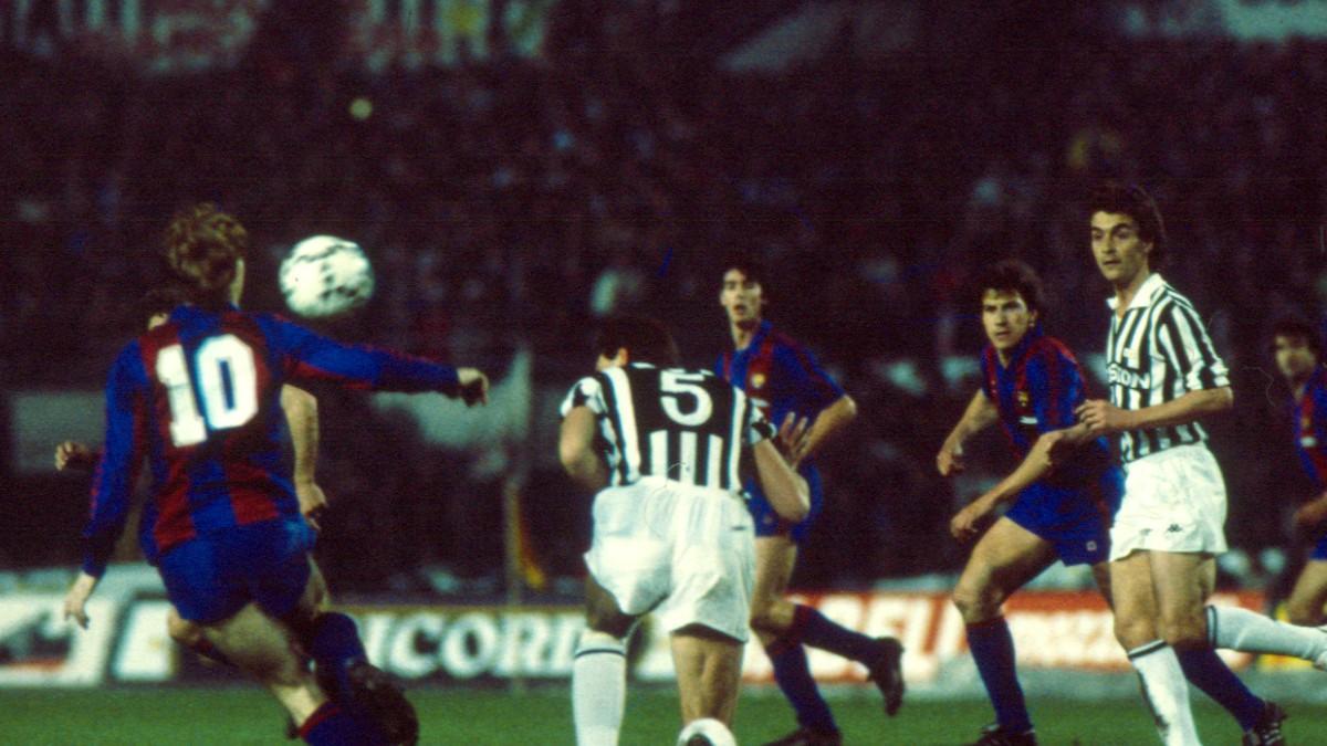 Moratalla fue titular en el campo de la Juve