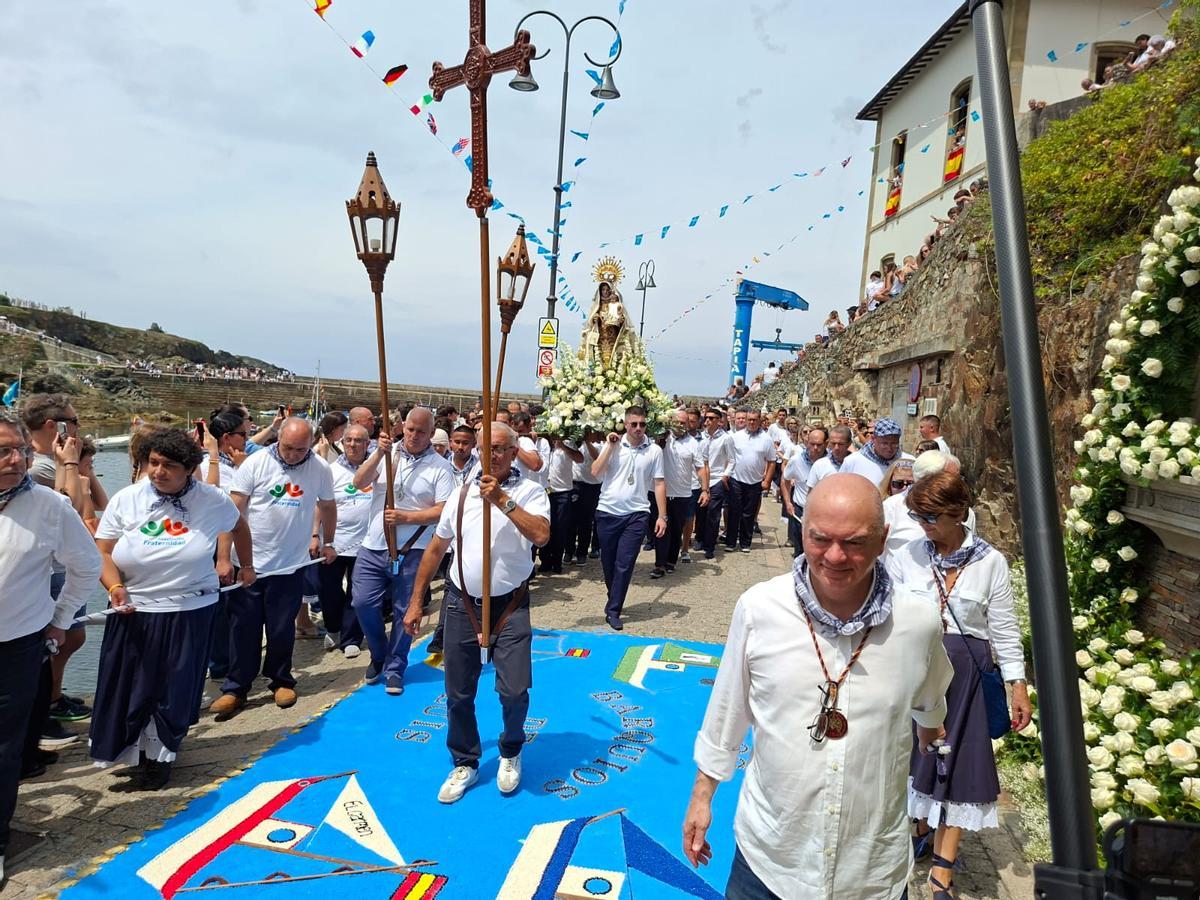 EN IMÁGENES: Tapia de Casariego, a rebosar en la procesión del Carmen