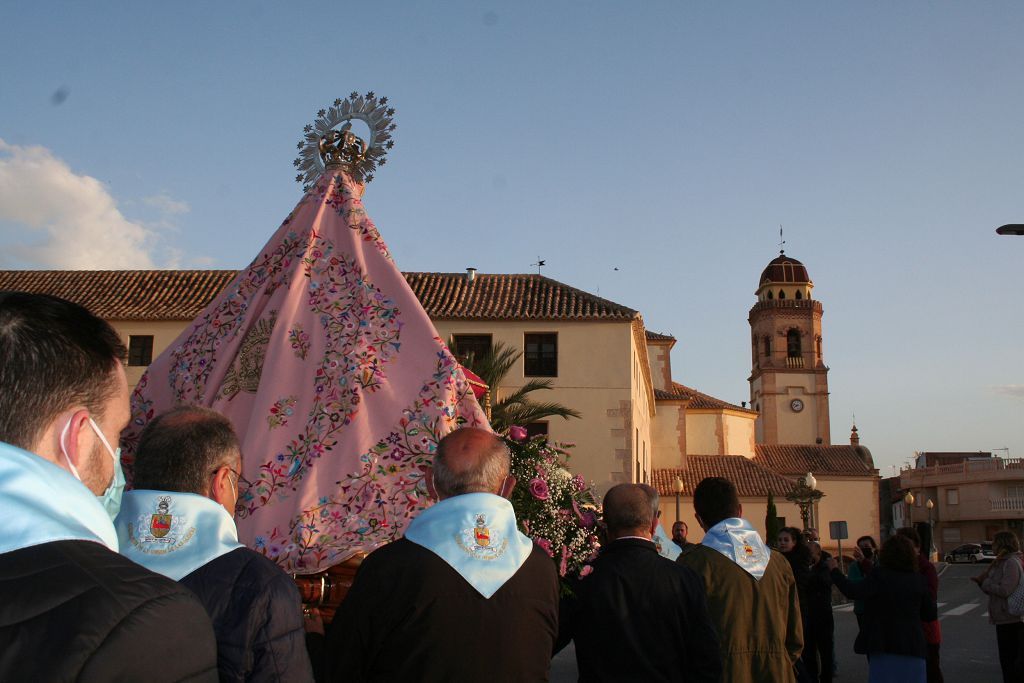 La Virgen de las Huertas vuelve a su casa arropada por decenas de lorquinos