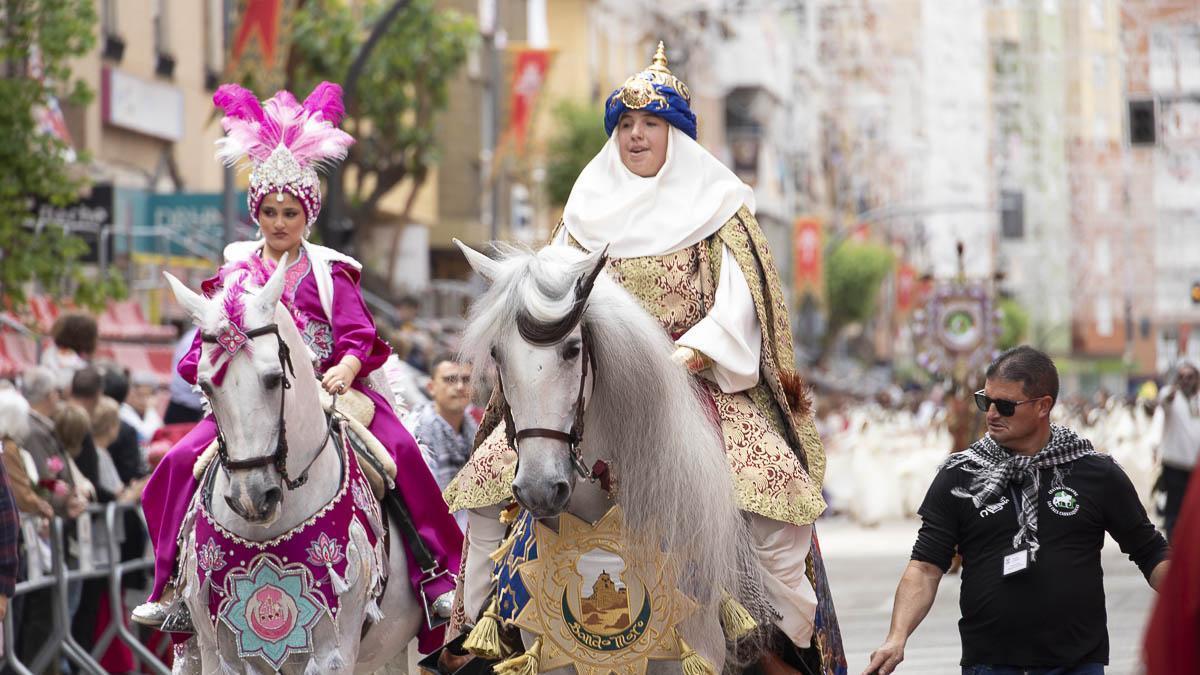 Los festeros más menudos toman las calles de Caravaca (Bando Moro)