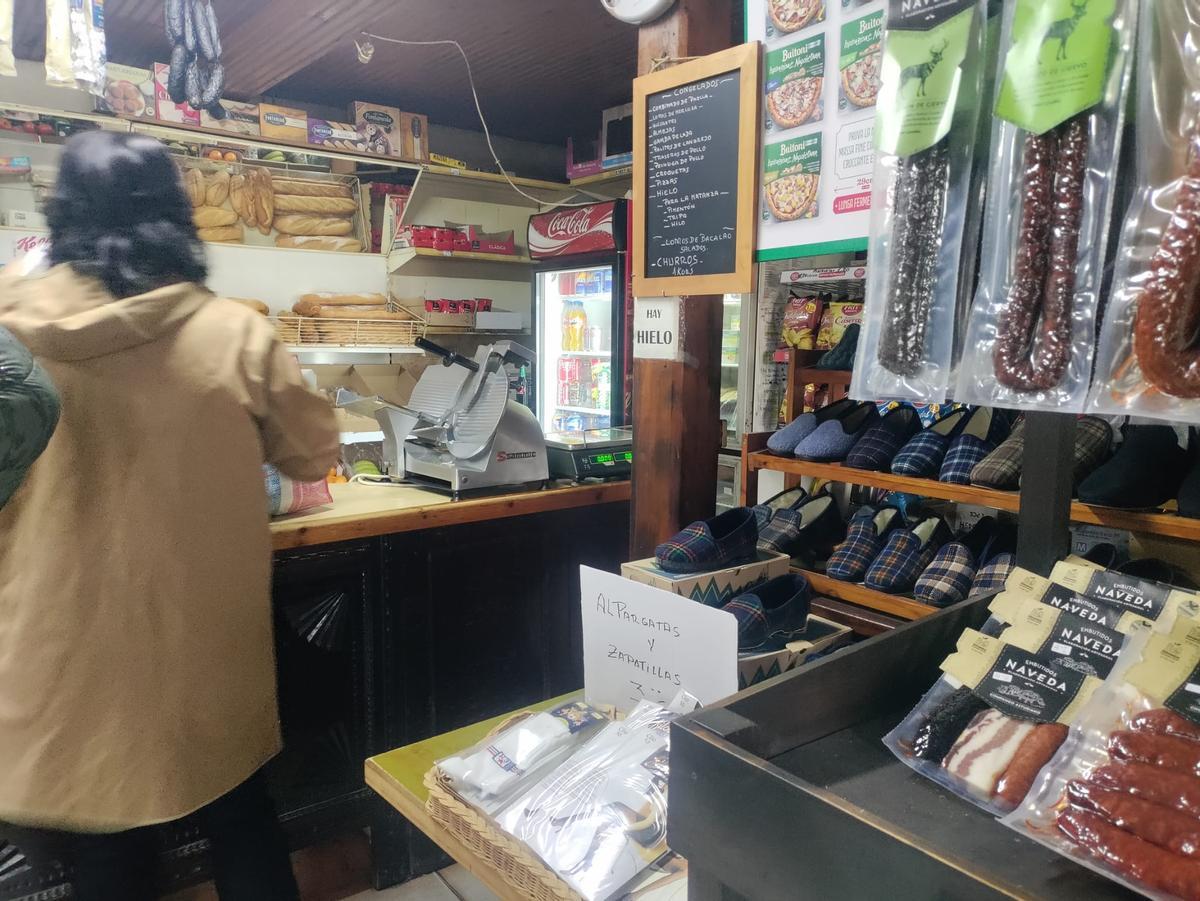 Casa Luis, la última Tienda - Bar de Mestas de Con