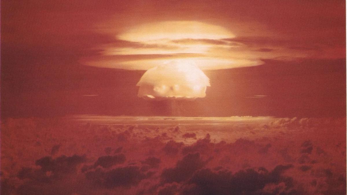 Prueba nuclear de Castle Bravo, realizada en 1954, sobre el atolón Bikini de las Islas Marshall.