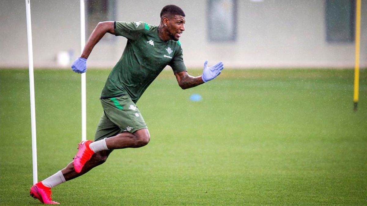 Emerson se ejercita durante un entrenamiento con el Betis