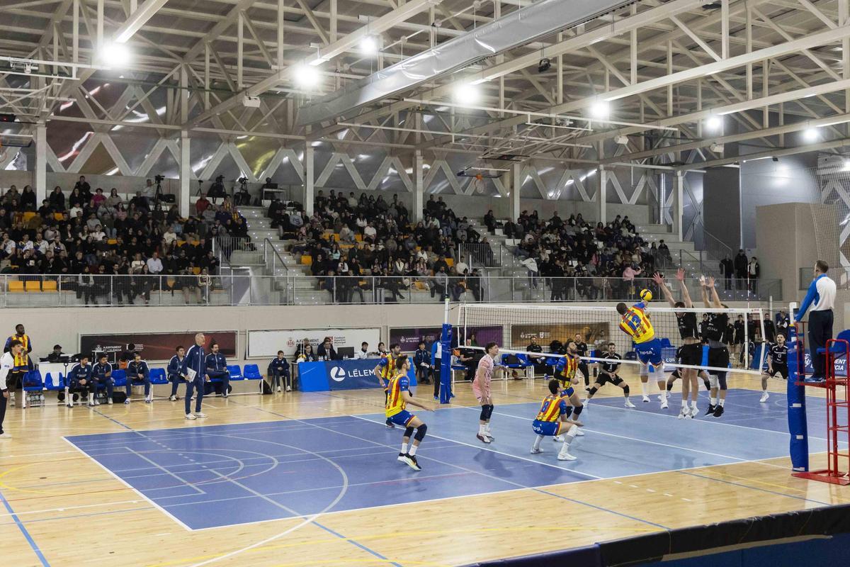 El Léleman Conqueridor hace historia y se mete en octavos de la CEV Challenge Cup El Léleman Conqueridor hace historia y se mete en octavos de la CEV Challenge Cup