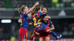 Paredes, Serrajordi y Kika celebran con Ona Batlle su gol ante el Athletic en la semifinal de la Supercopa