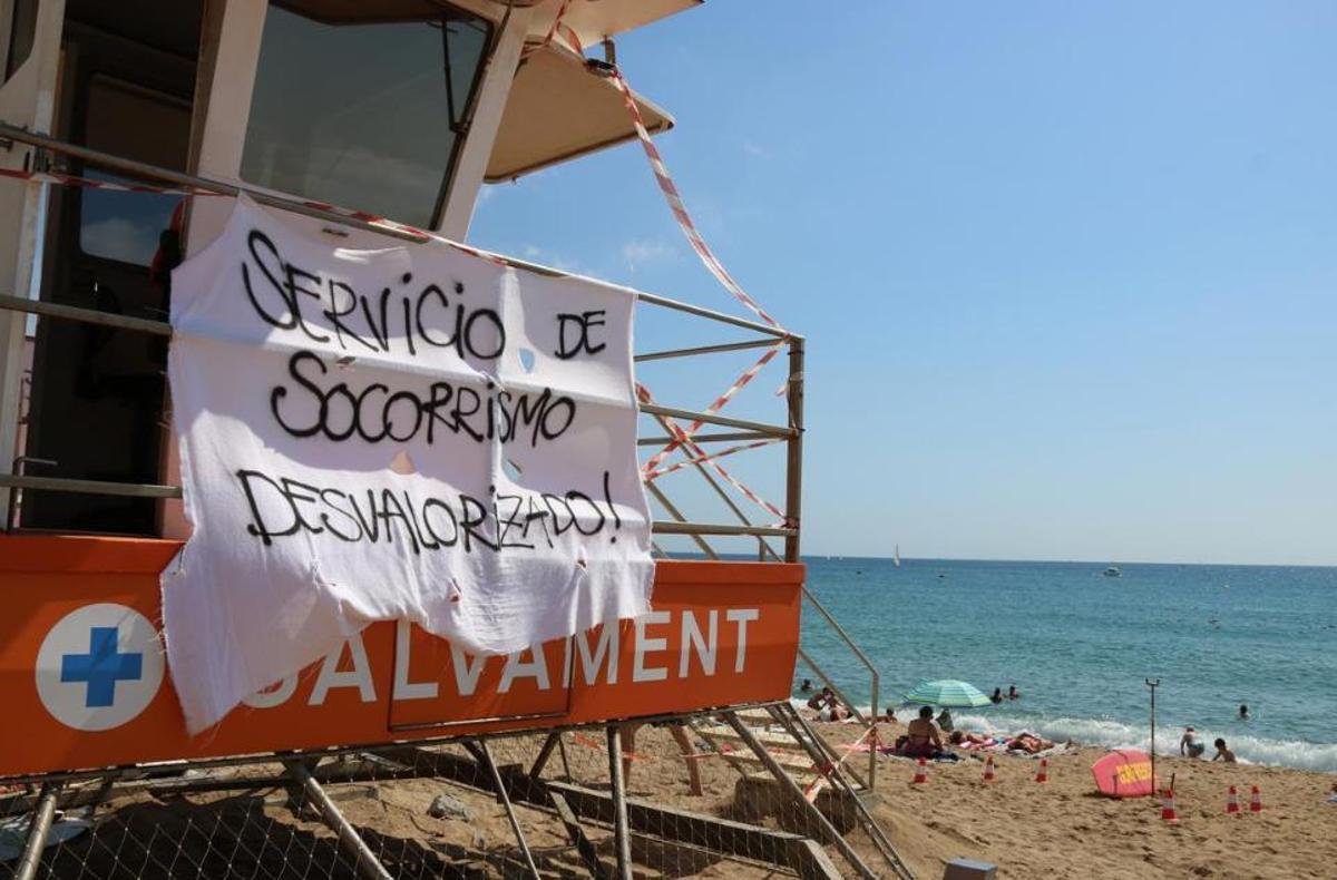 En estat crític un jove de 18 anys i una nena de 9 després d’ofegar-se en platges catalanes En estat crític un jove de 18 anys i una nena de 9 després d’ofegar-se en platges catalanes