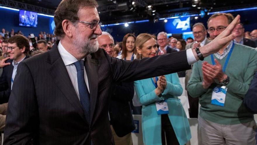 Rajoy intenta animar al PP: &quot;La crisis catalana será pronto un mal recuerdo&quot;