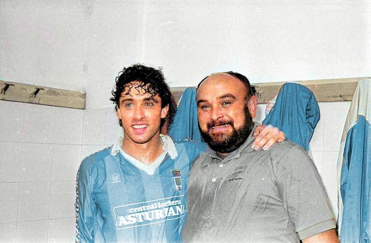 Julià, amb Eugenio Prieto, expresident de l'Oviedo, durant la celebració de l'ascens a Primera el 1988