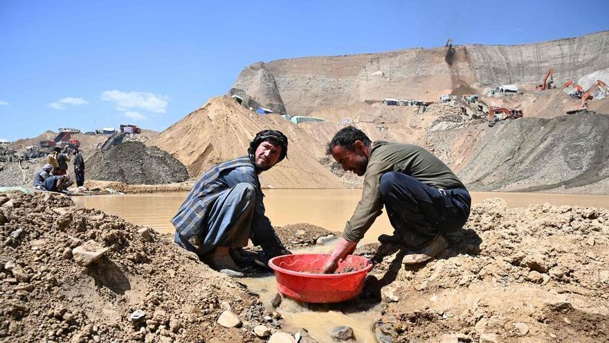 Tras la fiebre del opio llega la del oro: Afganistán se lanza a la minería del metal precioso