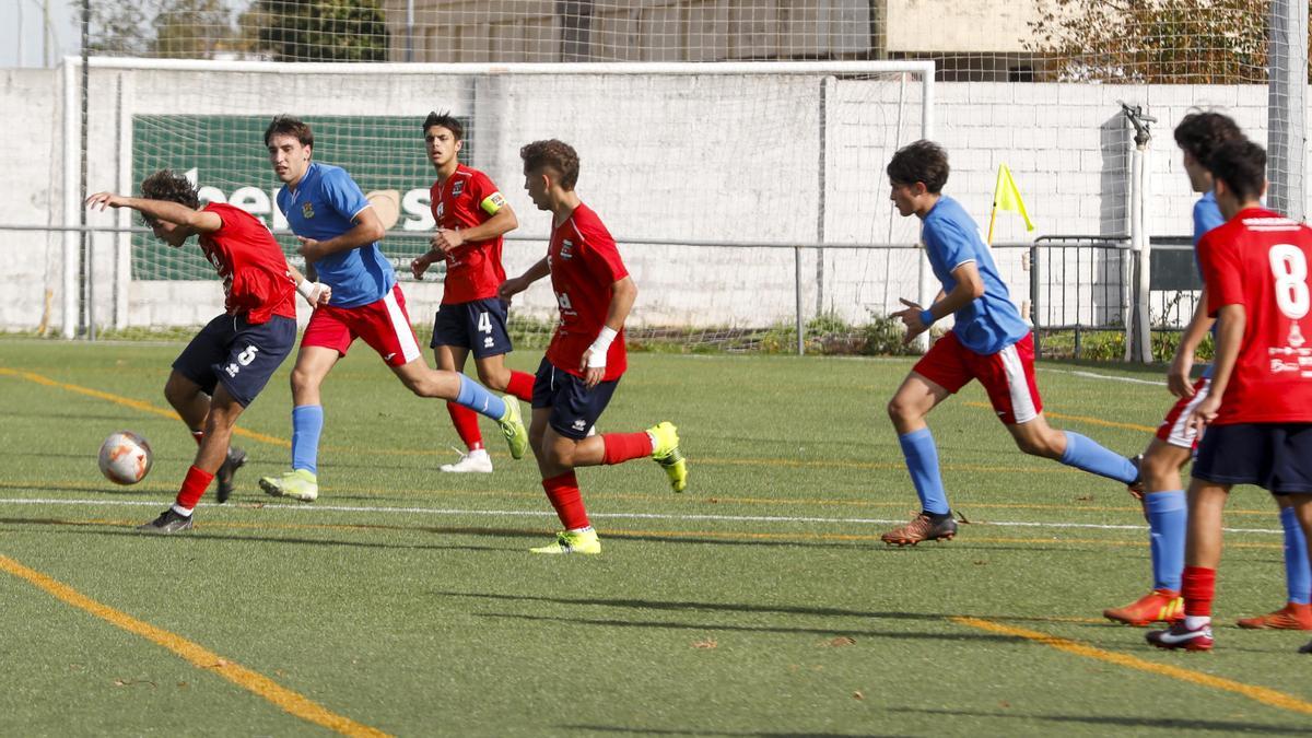 Una acción de un partido del Diocesano juvenil en Pinilla esta temporada.