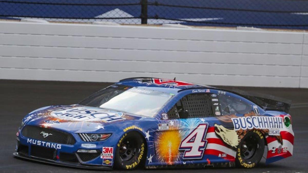 Harvick lidera la NASCAR