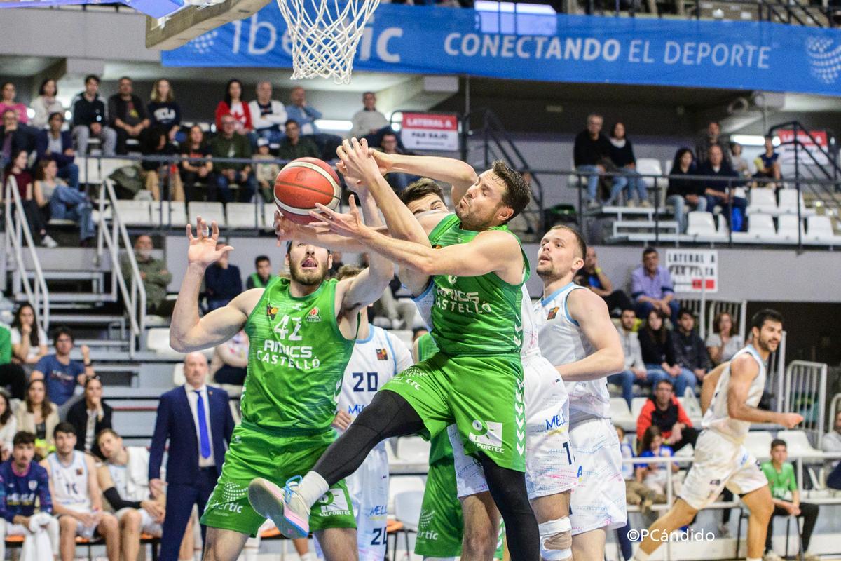 Gran partido del Amics Castelló ante el Melilla.