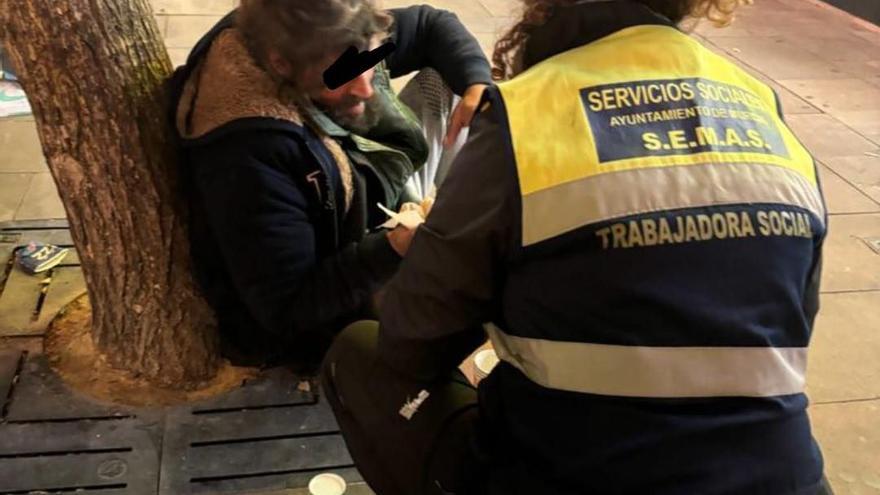 El SEMAS atiende a nueve mendigos en una semana en Murcia en la &#039;Operación Frío&#039;
