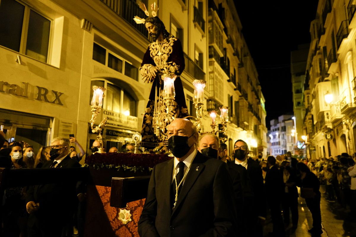 Madrugada de traslados para la veneración 'El Verbo Encarnado' en la Catedral