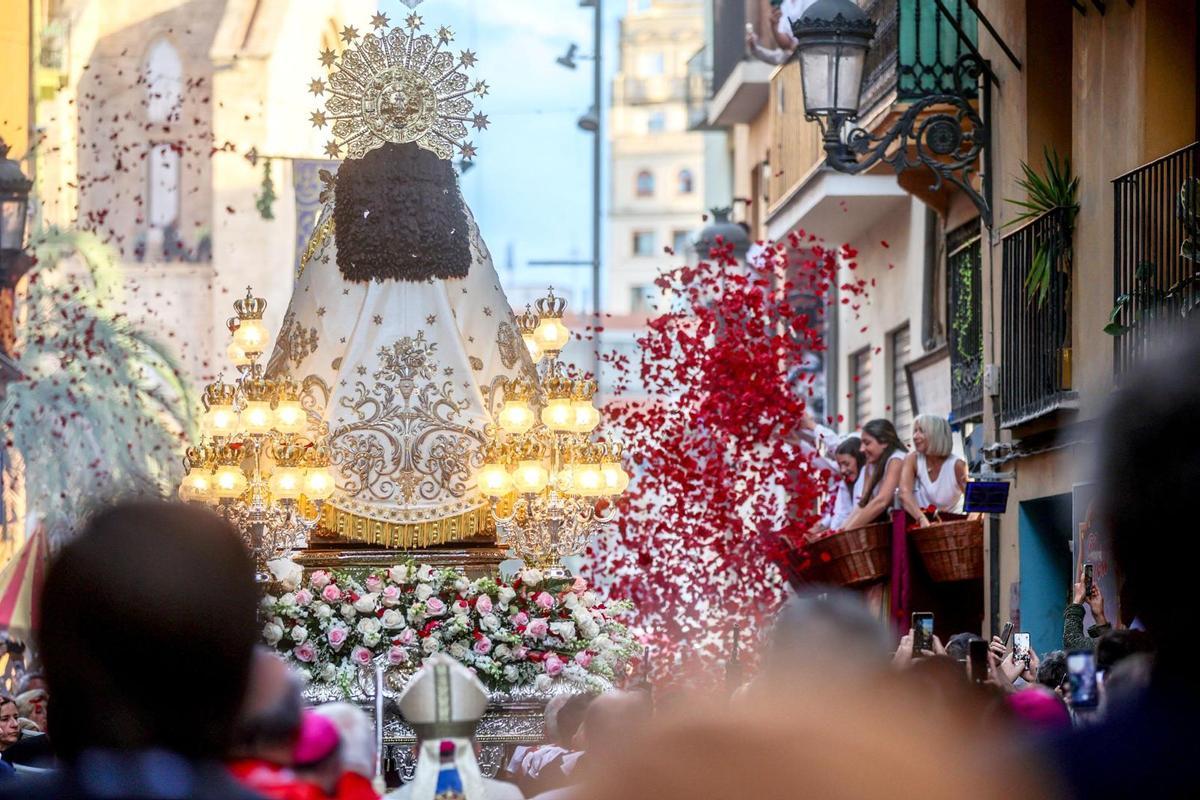 Procesión de la Virgen de los Desamparados 2026 Procesión de la Virgen de los Desamparados 2026