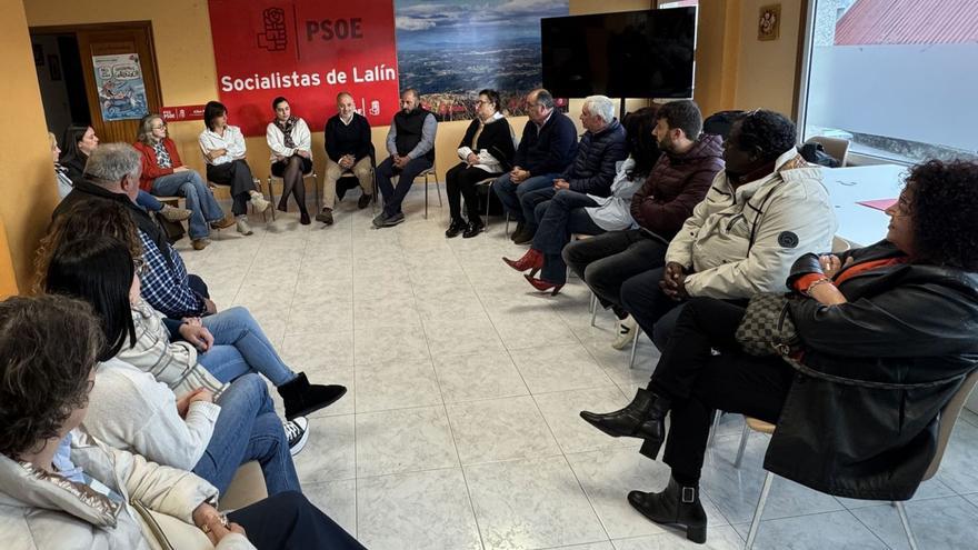 David Regades destaca el «papel transformador» de los gobiernos socialistas en Deza
