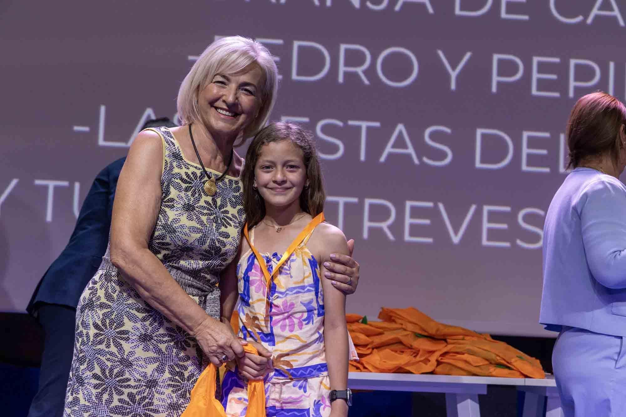 Entrega de premios del concurso infantil de relatos cortos "Cuéntame un cuento para comer" en el Club INFORMACIÓN organizado por COES