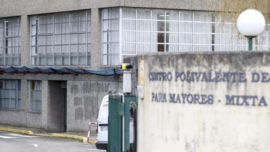 La dirección de la Residencia Mixta de Gijón prohíbe a sus trabajadores usar mascarillas