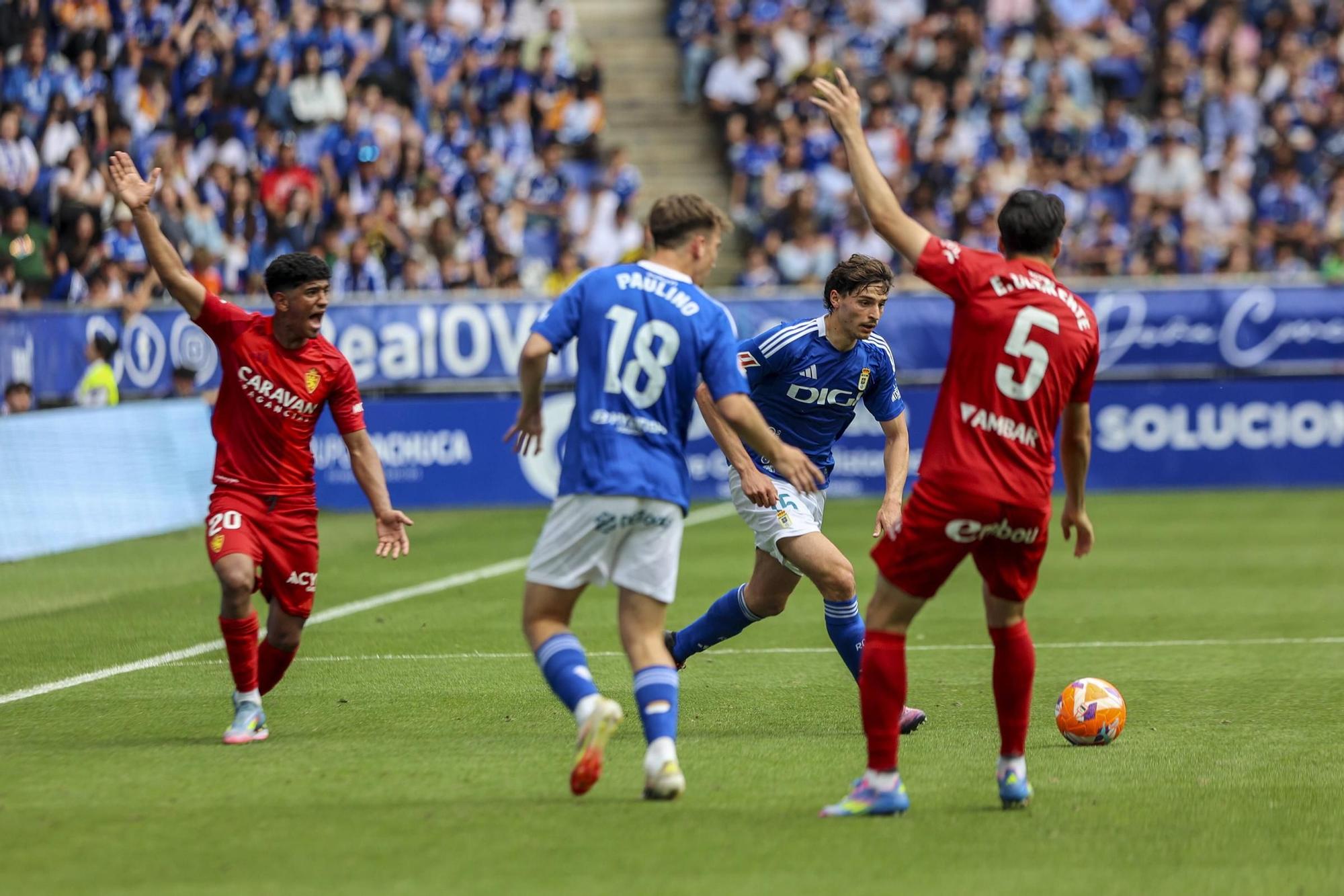EN IMÁGENES: Ambientazo en la valiosa victoria del Oviedo contra el Zaragoza