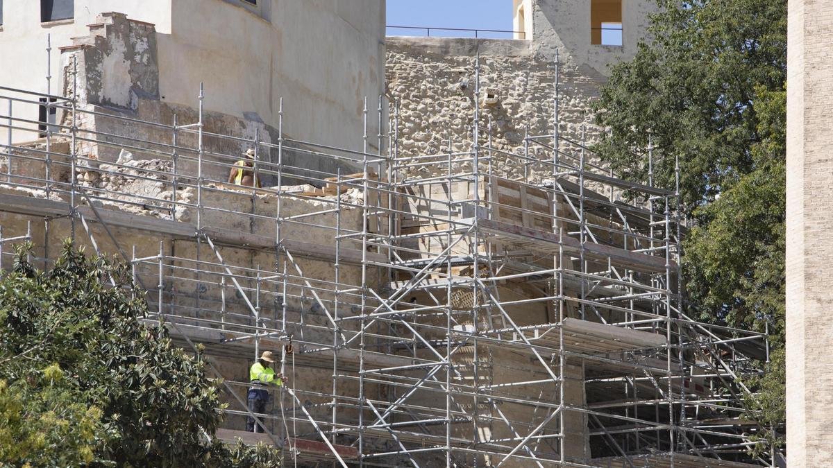 Las obras de restauración de la muralla de Ontinyent encaran la recta final