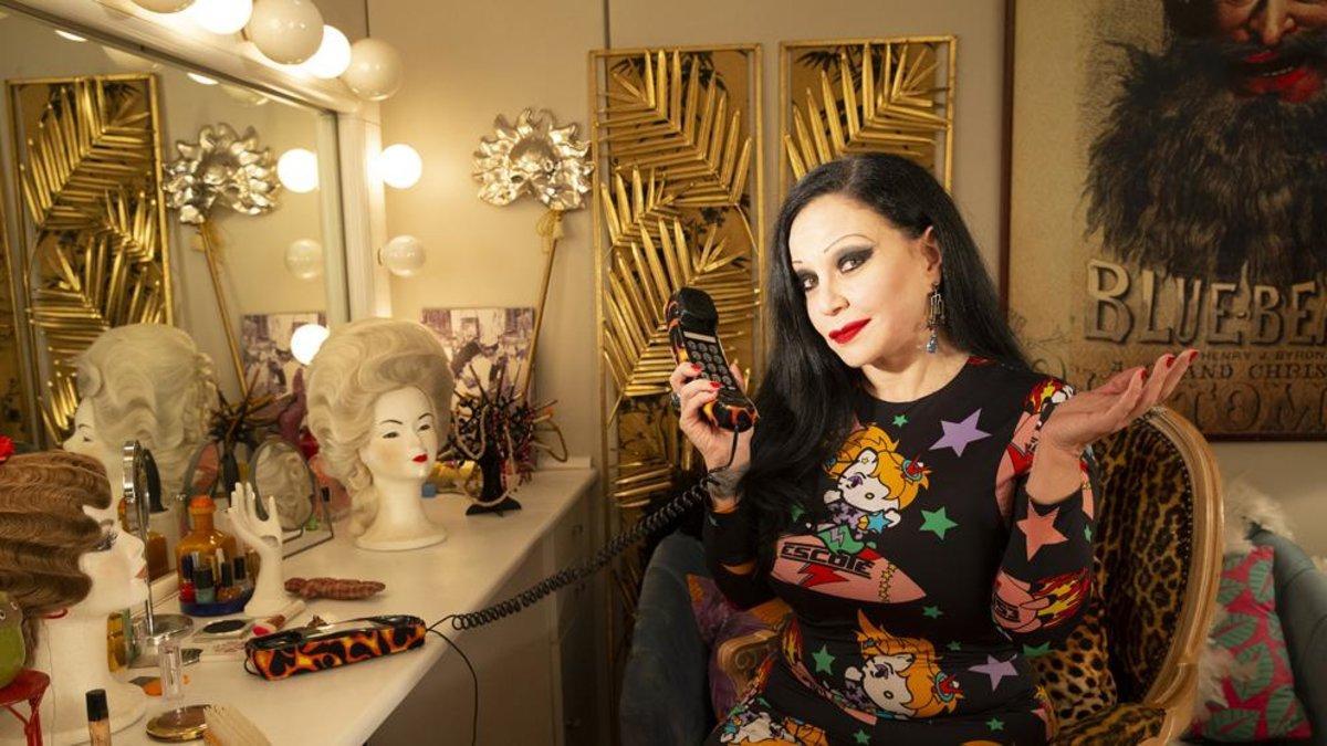 Alaska sustituye a Concha Velasco como presentadora de Cine de Barrio