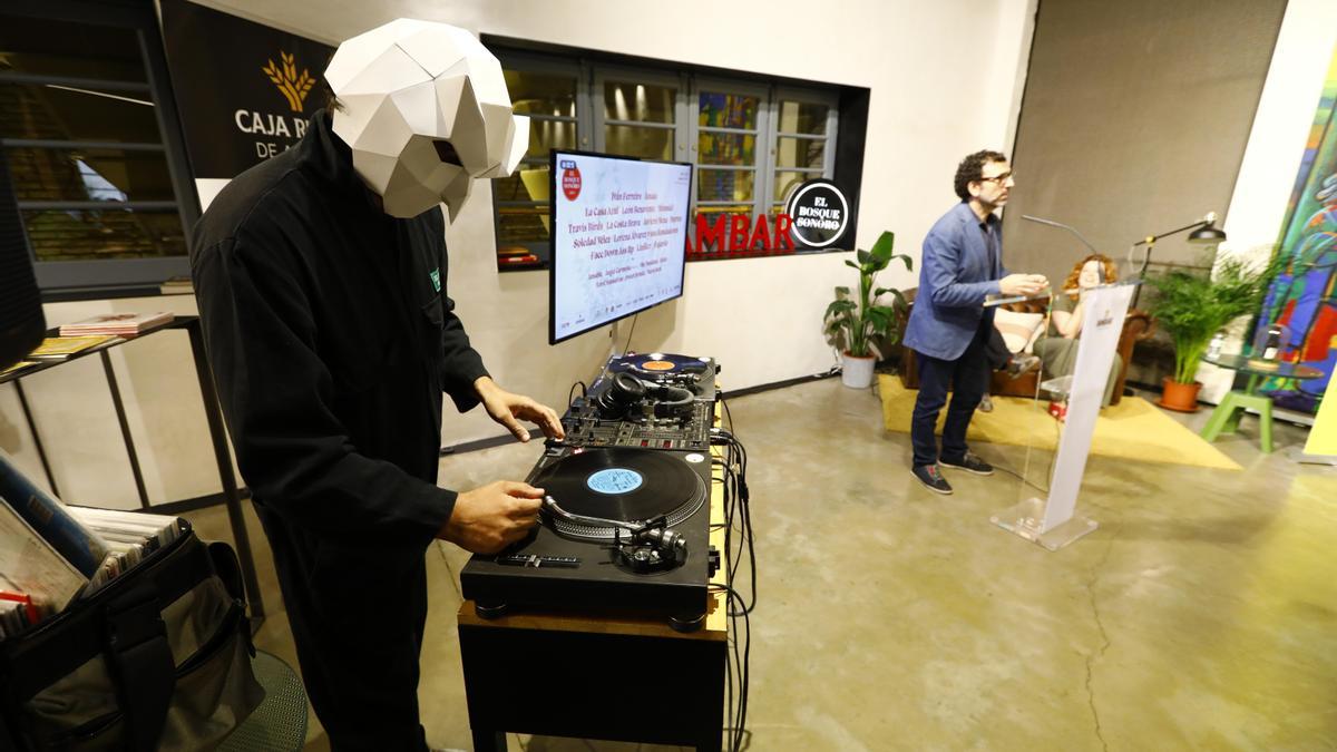 El bosque sonoro ha celebrado su fiesta de presentación esta tarde en el Espacio Ambar de Zaragoza.