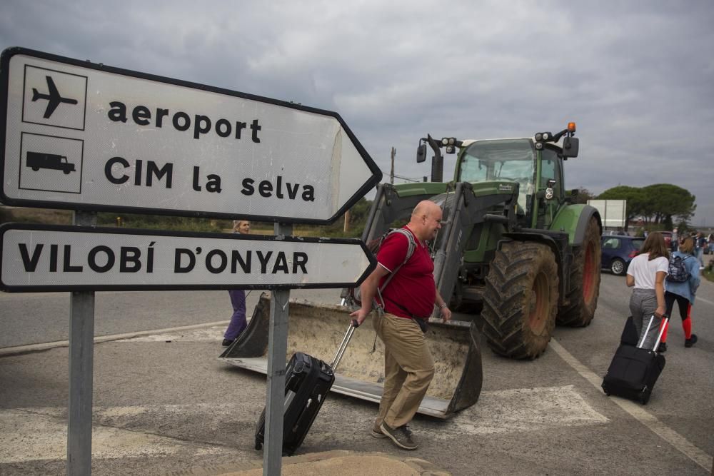 Tallen els accessos a l'aeroport de Girona