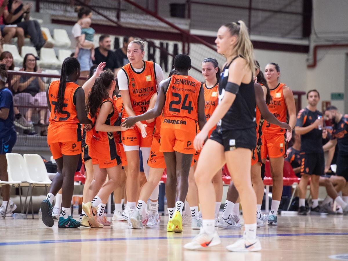Kamila Borkowska, la más destacada de las taronja en el amistoso ante el Estudiantes.