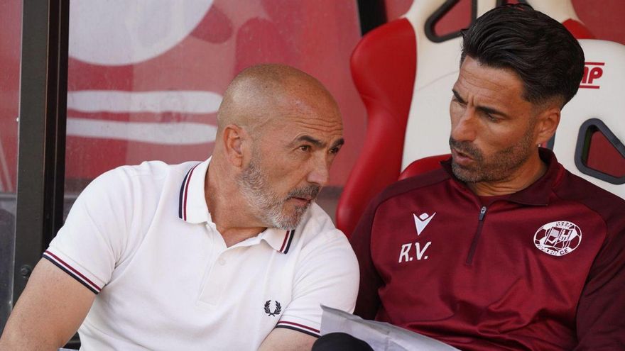 Juan Sabas, entrenador del Zamora CF tras perder ante el Real Avilés en el Ruta de la Plata: "Hay que analizar y mejorar muchas cosas a nivel defensivo"