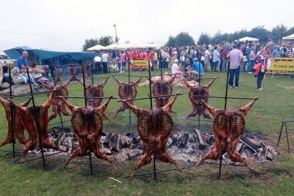 Fiesta del cordero en Llagüezos, Lena