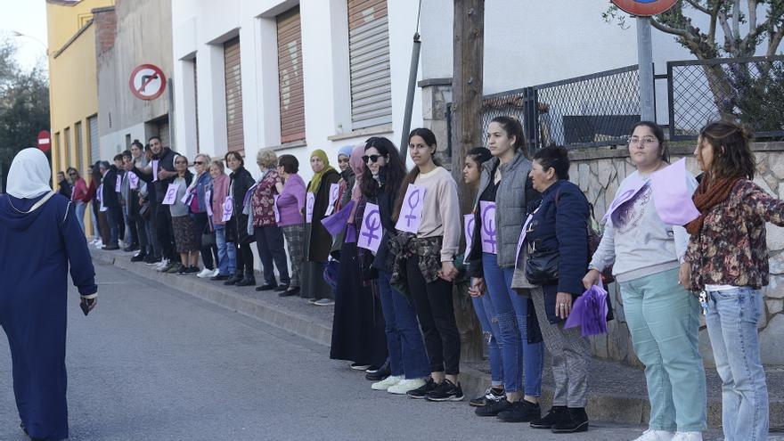 Una part de la cadena humana a Girona Est pel 8M